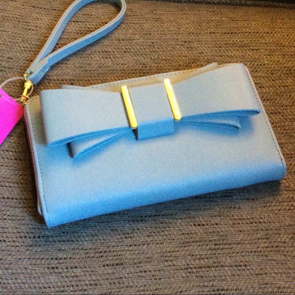 Betsey Johnson XO Bow Zip Around Wallet Wristlet - Picture 1 of 5